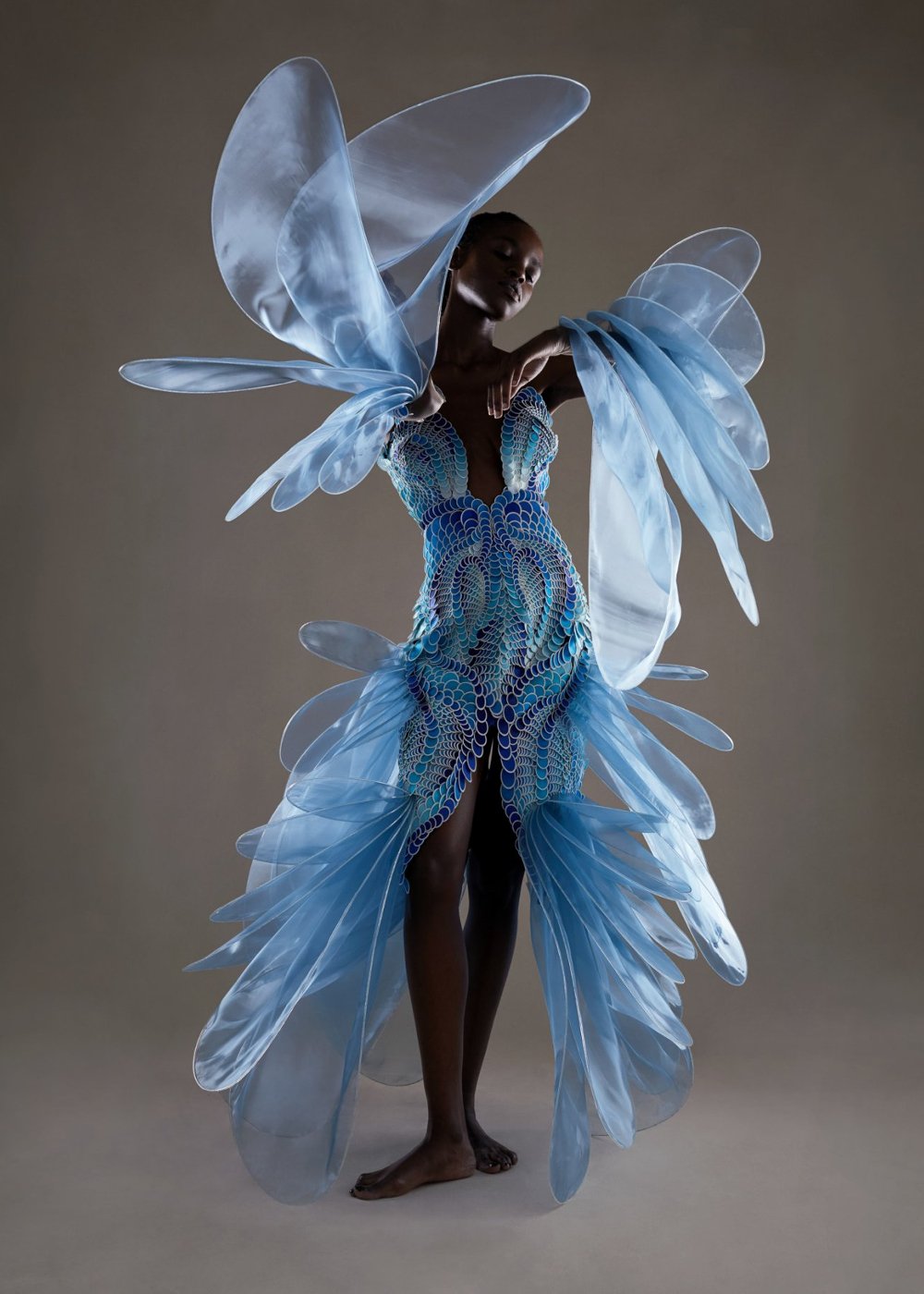 Iris van Herpen - look - Met Gala 2024 - passarela - fashion week - https://stealthelook.com.br