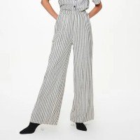 Calça Pantalona com Padronagem Listras