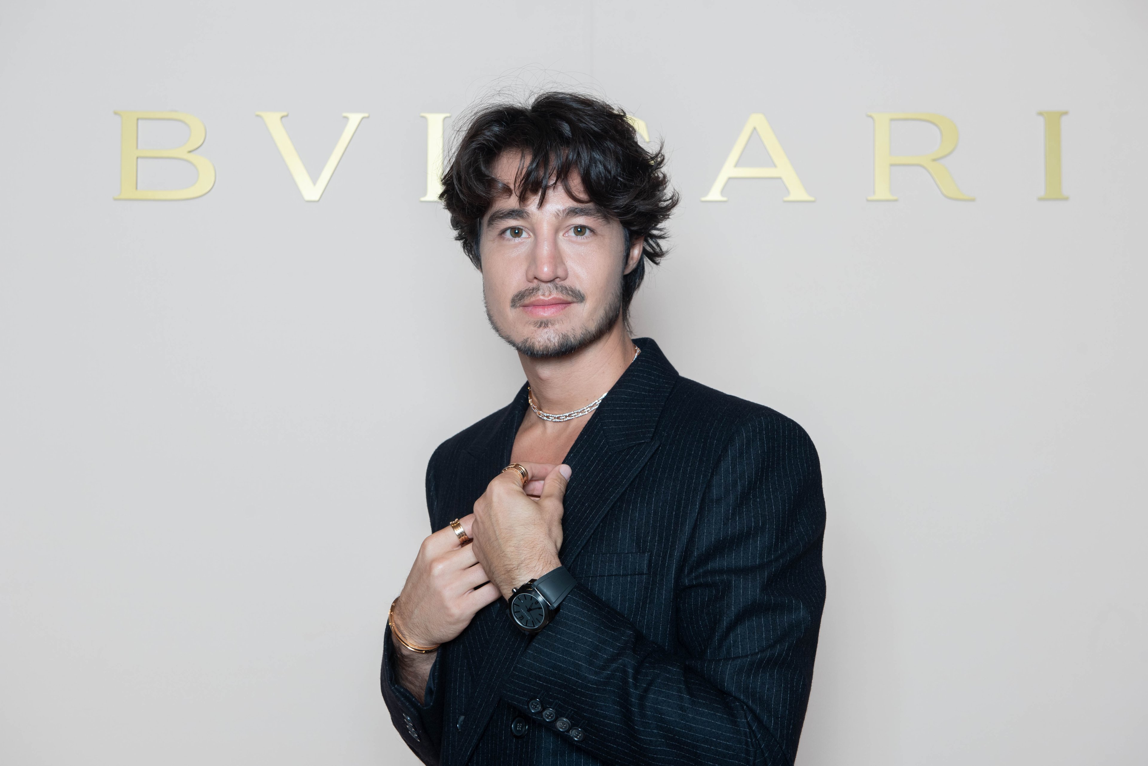 Tiago Iorc - terno-preto-joias-bvlgari - Tiago Iorc - outono - São Paulo - https://stealthelook.com.br