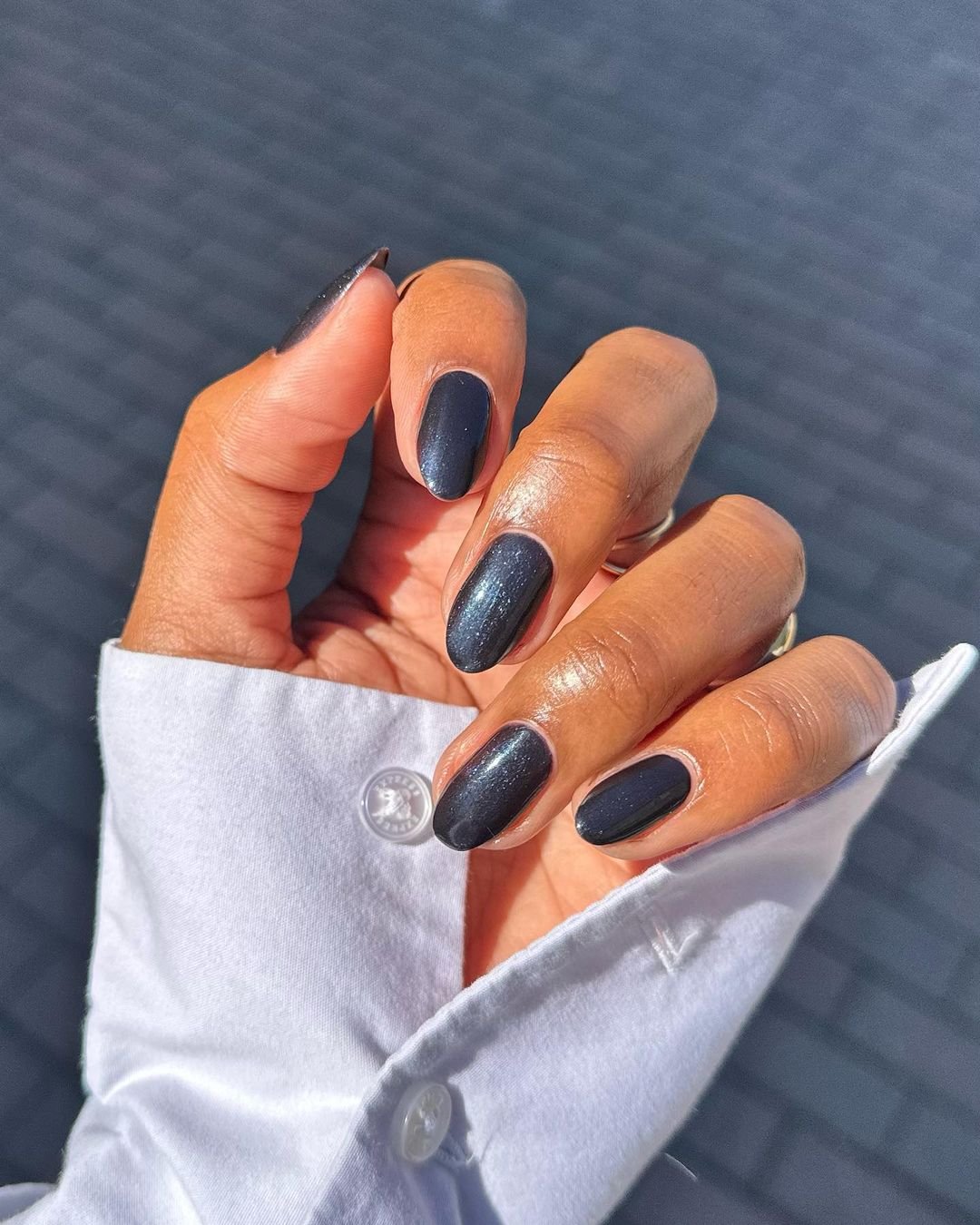 @lolo.nailedit - unha-manicure-esmalte - esmalte cinza - inverno - brasil - https://stealthelook.com.br