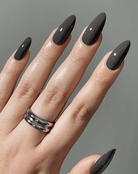 Anahi Victoria - unha-manicure-cinza - esmalte cinza - inverno - brasil - https://stealthelook.com.br