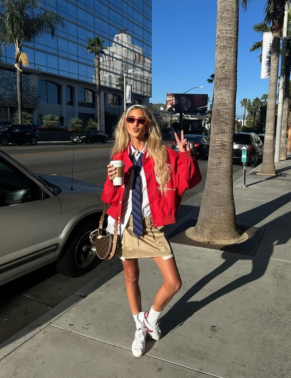 Emili Sindlev - Nike Cortez - tênis - look - street style - https://stealthelook.com.br