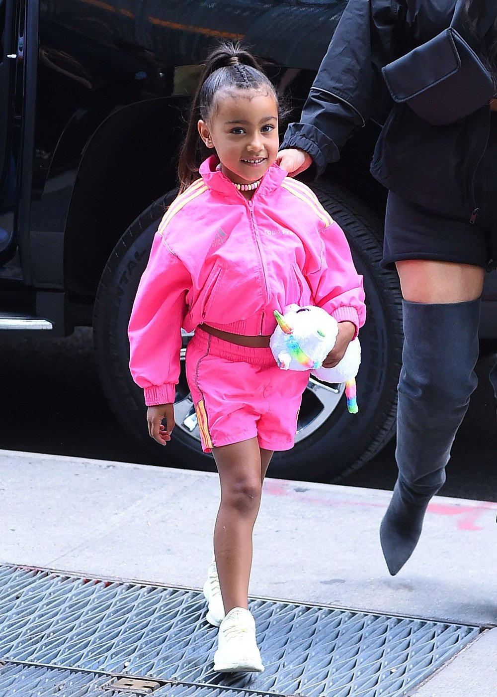 North West - look - celebridades - estilo - street style - https://stealthelook.com.br