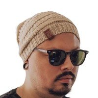 Touca Gorro Caído em Tricô de Lã Modelo Masculino Clássico - Bege Claro