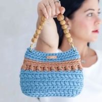 Bolsa de crochê Patuê em fio de malha modelo Joana