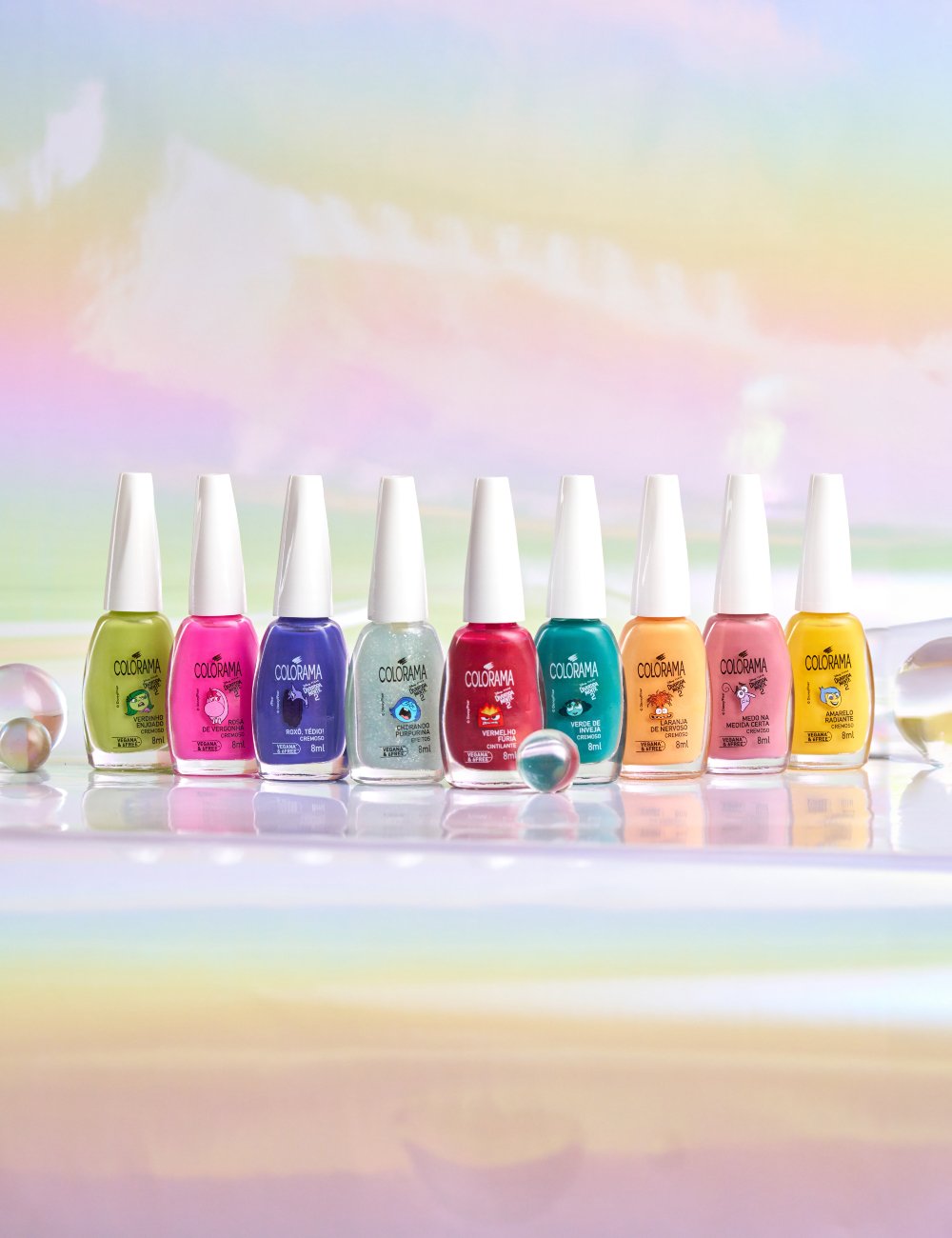 Linha de esmaltes Colorama Divertida Mente  em cores vibrantes e variadas. Tendência: nails art com tons ousados e modernos, destacando personalidade e estilo. Ideal para quem busca inovar nas unhas com acabamento brilhante e duradouro.