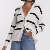 Cardigan em Tricô com Abotoamento Frontal e Estampa Listras Branco