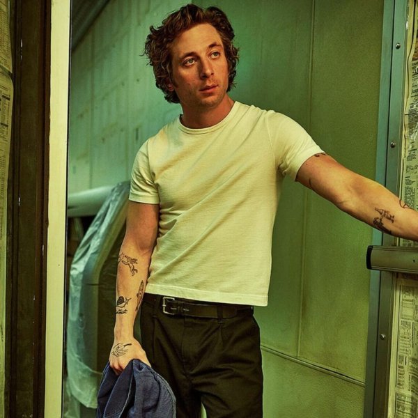 Mas afinal, o que tem de especial na camiseta de Jeremy Allen em The Bear?