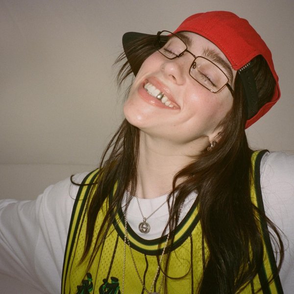 Tá, e os óculos de grau da Billie Eilish? Descobri onde comprar online