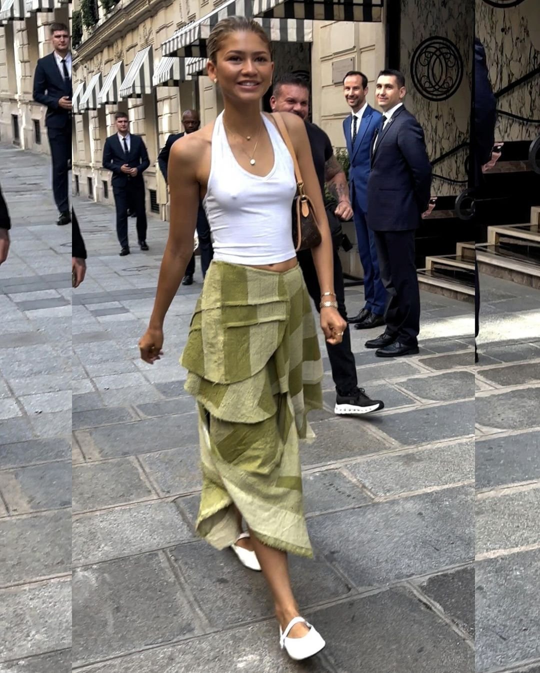 Zendaya nas ruas de Paris.