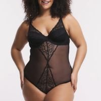 Body em Renda Floral com Transparência Curve & Plus Size Preto