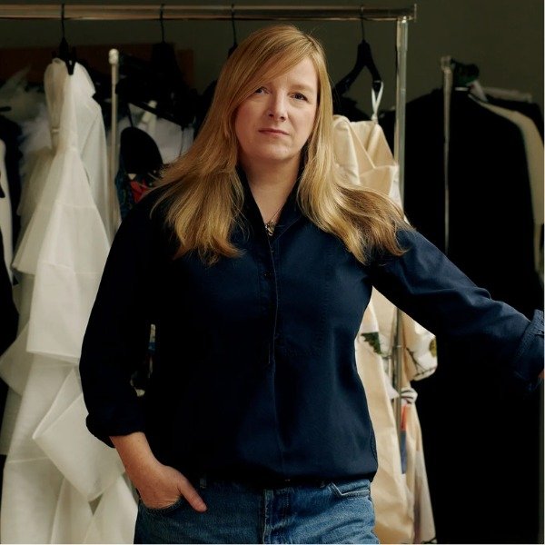 Sarah Burton e Givenchy: estilista é anunciada como nova diretora criativa