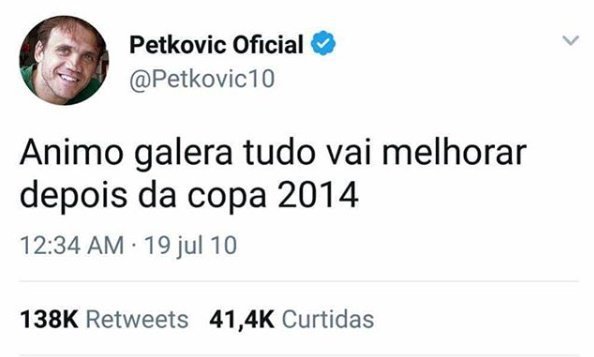 Twitter do @Petkovic10, com uma mensagem motivacional sobre a Copa de 2014. Postado em 19 de julho de 2010, o tweet acumulou 138 mil retweets e 41,4 mil curtidas.