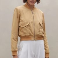 Jaqueta Cropped Bomber com Bolsos e Ombreiras