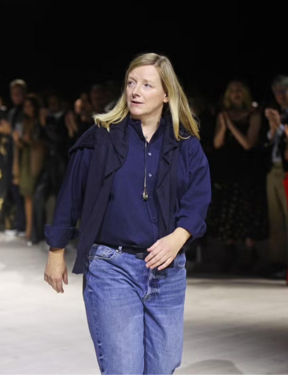 Sarah Burton como nova diretora criativa da Givenchy.