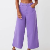 Calça Pantacourt em Sarja com Pences e Bolsos Roxo