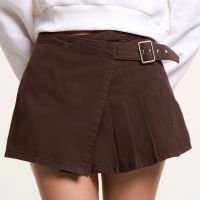 Short Saia em Sarja com Transpasse Afivelado com Pregas Marrom