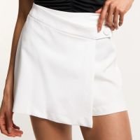 Short Saia Curto em Crepe com Botão Forrado Branco