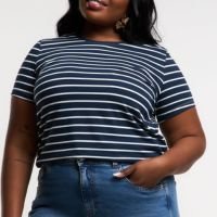 Blusa em Meia Malha Listrada Curve & Plus Size Azul/Branco