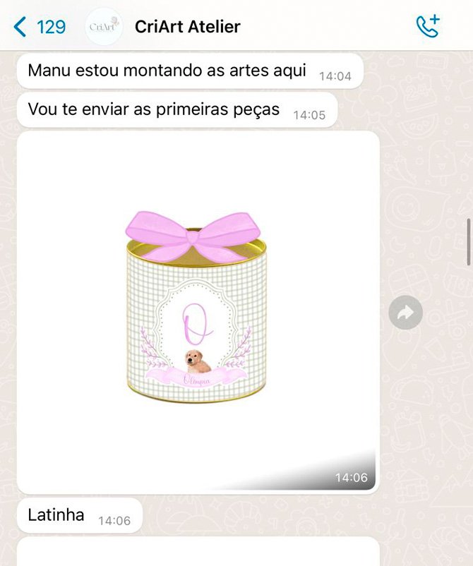 Latinha decorada com laço rosa, inicial 