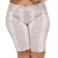 Bermuda Short Feminino Plus Size de Sarja Estampa de Cobra