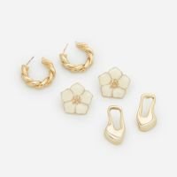 Kit 03 Brincos em Resina com Formas Diversas Dourado