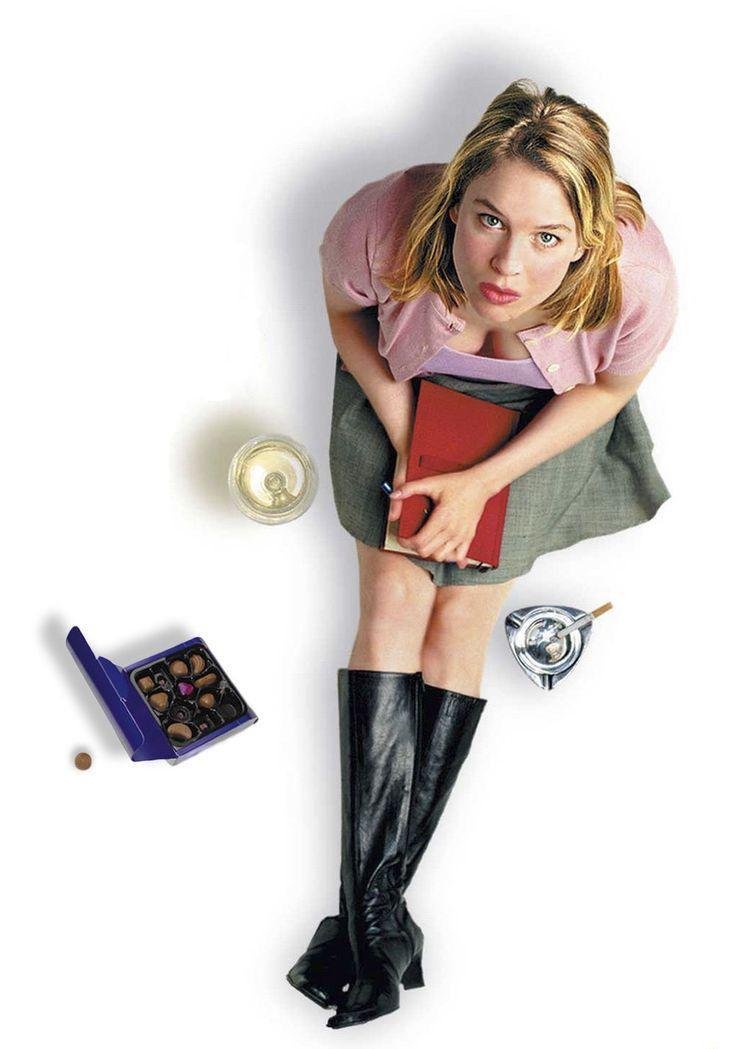Mulher loira segurando caderno vermelho, cercada por chocolates, bebida e cigarro, evocando o universo de Bridget Jones.