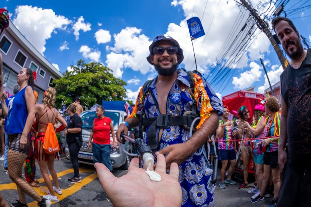 Esses produtos vão salvar a sua pele no Carnaval