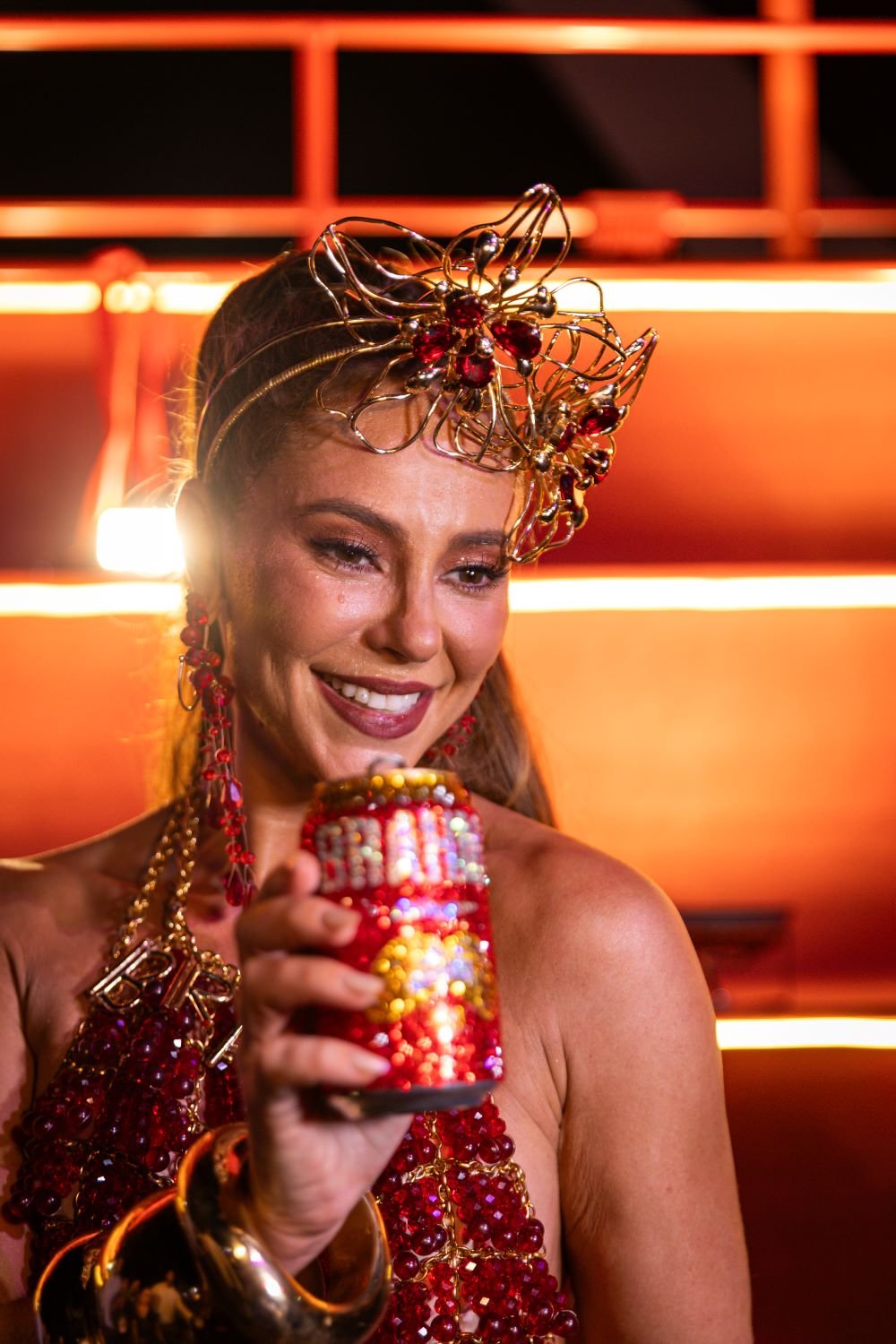 Paolla Oliveira desfilando pela Brahma