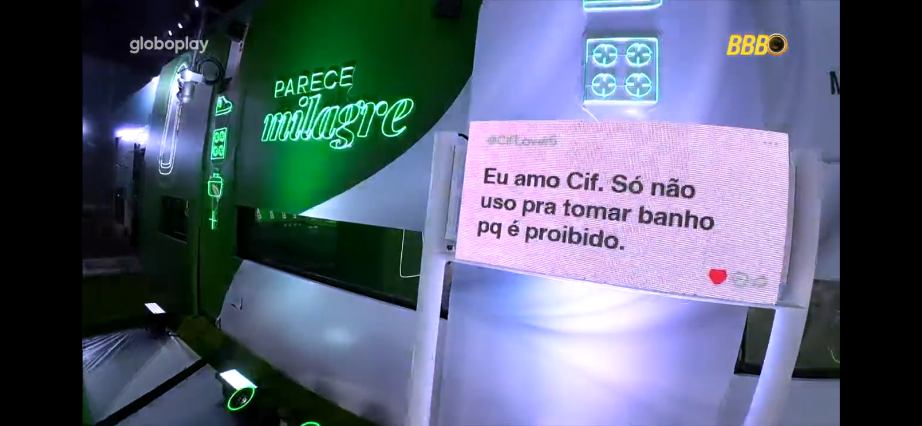 Tweet falando sobre CIF Limpeza Milagrosa, um dos passo a passo do guia de recuperação pós-festa