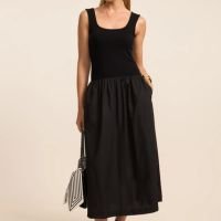 Vestido Evasê Midi Sem Manga com Mix de Tecidos Preto