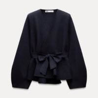 BLAZER DE OMBREIRAS COM CINTO DE PONTO
