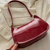 Bolsa Verniz Baguete Feminina Brilhante de Ombro
