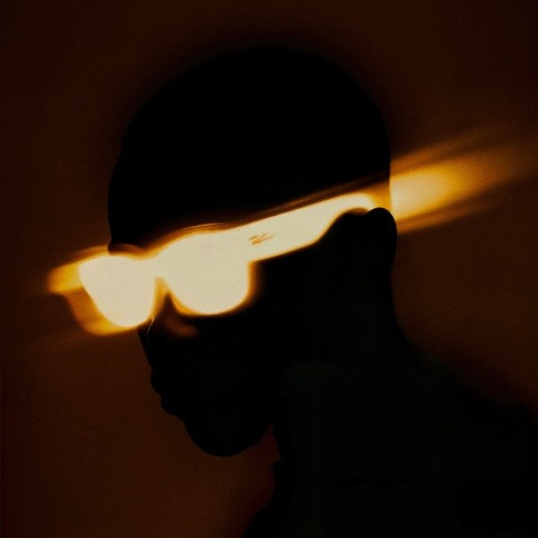 Ray-Ban lança coleção assinada por A$AP Rocky com óculos banhados a ouro