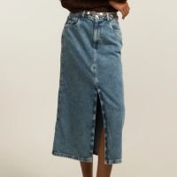 Saia Midi em Jeans com Fenda Frontal Azul