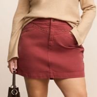 Saia Curta em Sarja com Tachinhas Frontais Curve & Plus Size Vermelho