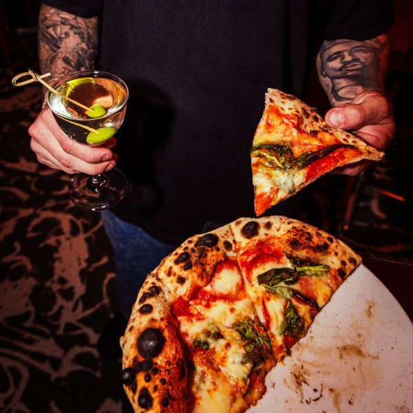 Krøzta lança Mussarela Club: segundas com pizza e som