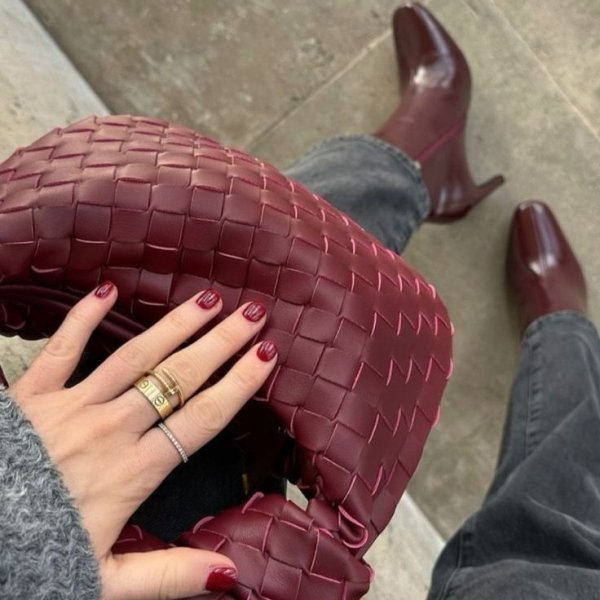 Bolsa bordô: 20 modelos estilosos com a cor do momento