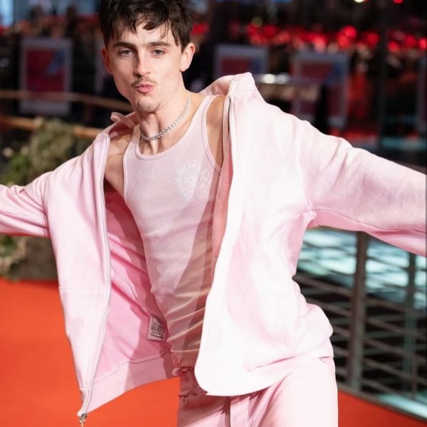 A versão caótica da moda Y2K é a tendência divertida dos últimos tempo