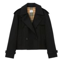 Trench coat cropped com abotoamento