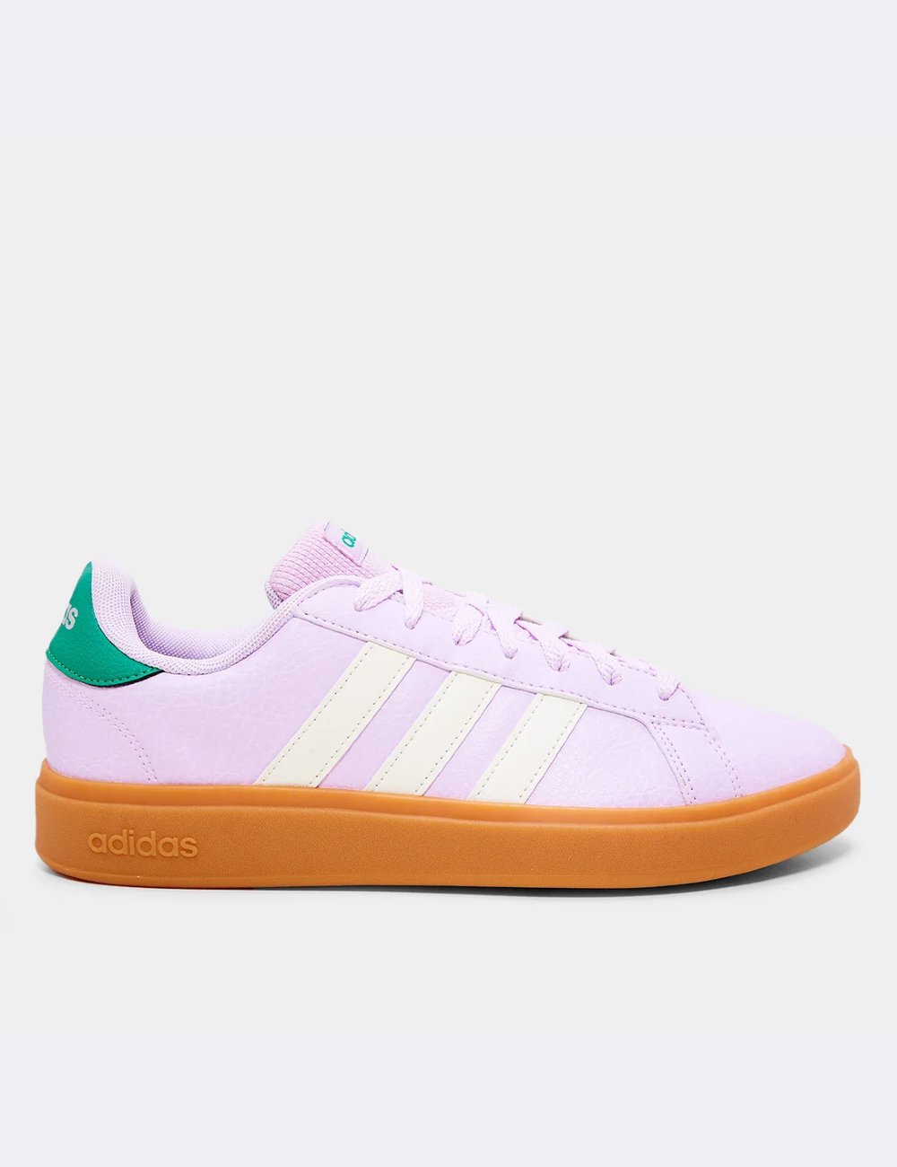 adidas Samba

Tênis lilás com solado marrom e detalhes verdes, apresentando as clássicas três listras da Adidas.