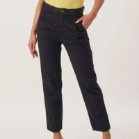 Calça Jeans Color Mom Cintura Alta Pregas - Preto