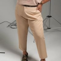 Cativa - Calça Plus Size de Alfaiataria Bege