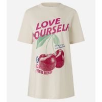 Camiseta Alongada em Algodão Estampa Cerejas Love Yourself Bege