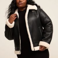 Jaqueta em Material Sintético com Pelos Curve & Plus Size Preto