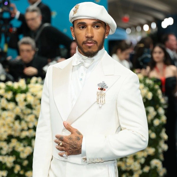 Entenda a simbologia por trás de cada um dos looks dos co-hosts do Met Gala