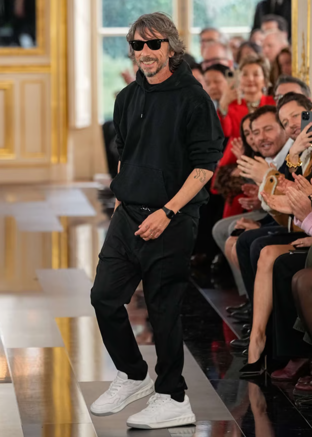 Pierpaolo Piccioli em seu último desfile pela Valentino.