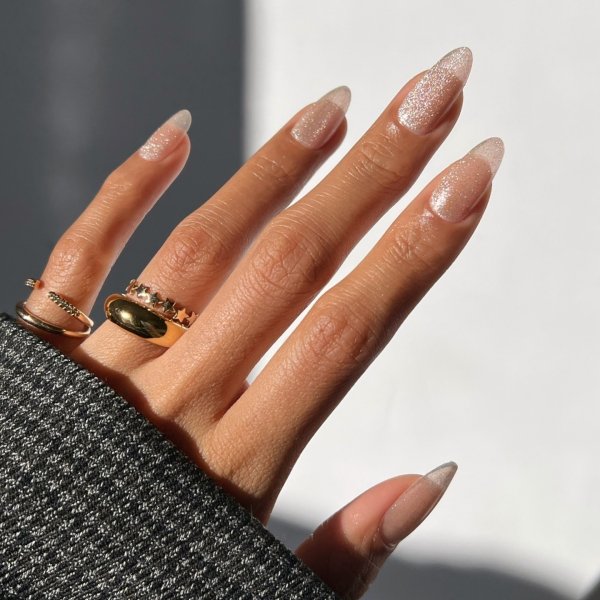 7 inspirações de unhas de gel simples e elegantes para testar na manicure