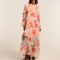 Vestido Longo em Chiffon com Manga Bufante e Estampa Floral Rosa Coral