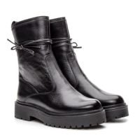Bota Feminina Cano Curto Tratorada Conforto Casual Em Couro - Preto